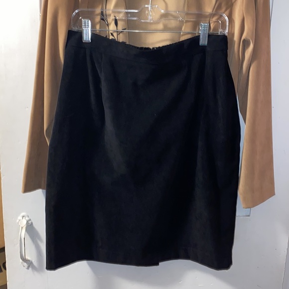 Dress Barn Blazer & Skirt Set - Picture 6 of 6